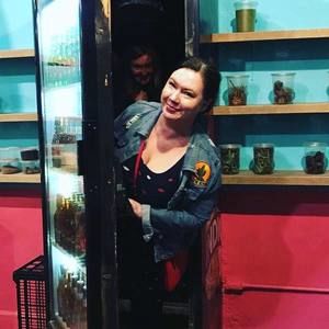 Meet your Posher, Elizabeth